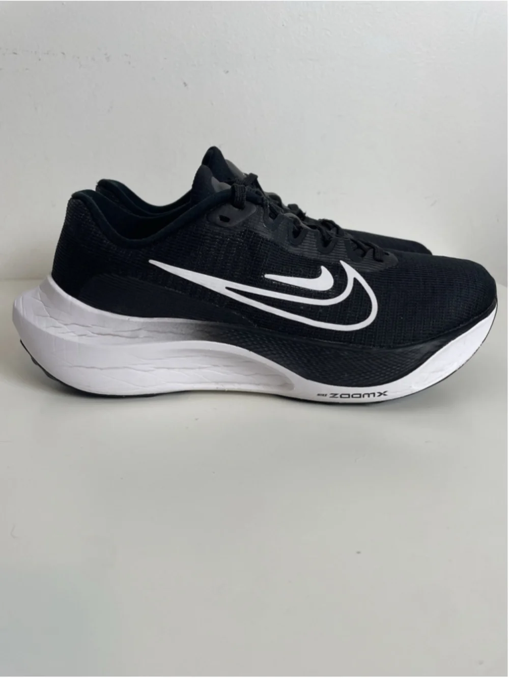 Nike Trainers Womens Size 9 ZoomX Fly 5 Black White Road Running Gym Shoes